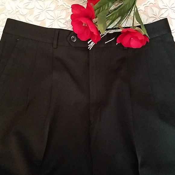 **DONATED TO FIRE VICTIM*MEN'S BRAGGI BLACK SLACKS - Picture 2 of 4